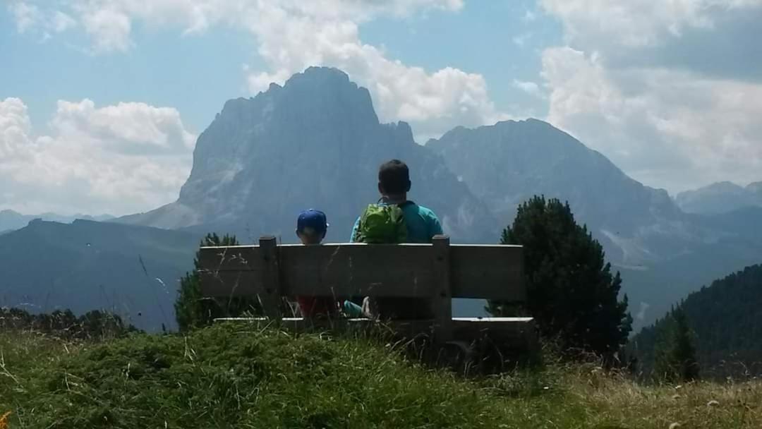 Garni Hotel Iris Selva di Val Gardena Extérieur photo
