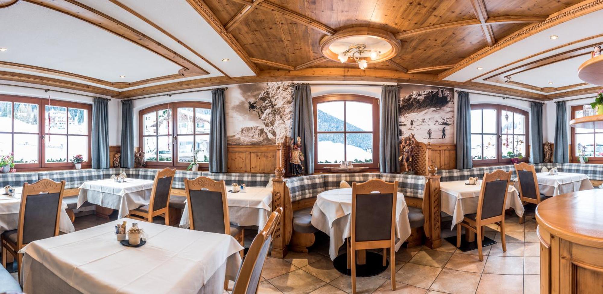 Garni Hotel Iris Selva di Val Gardena Extérieur photo