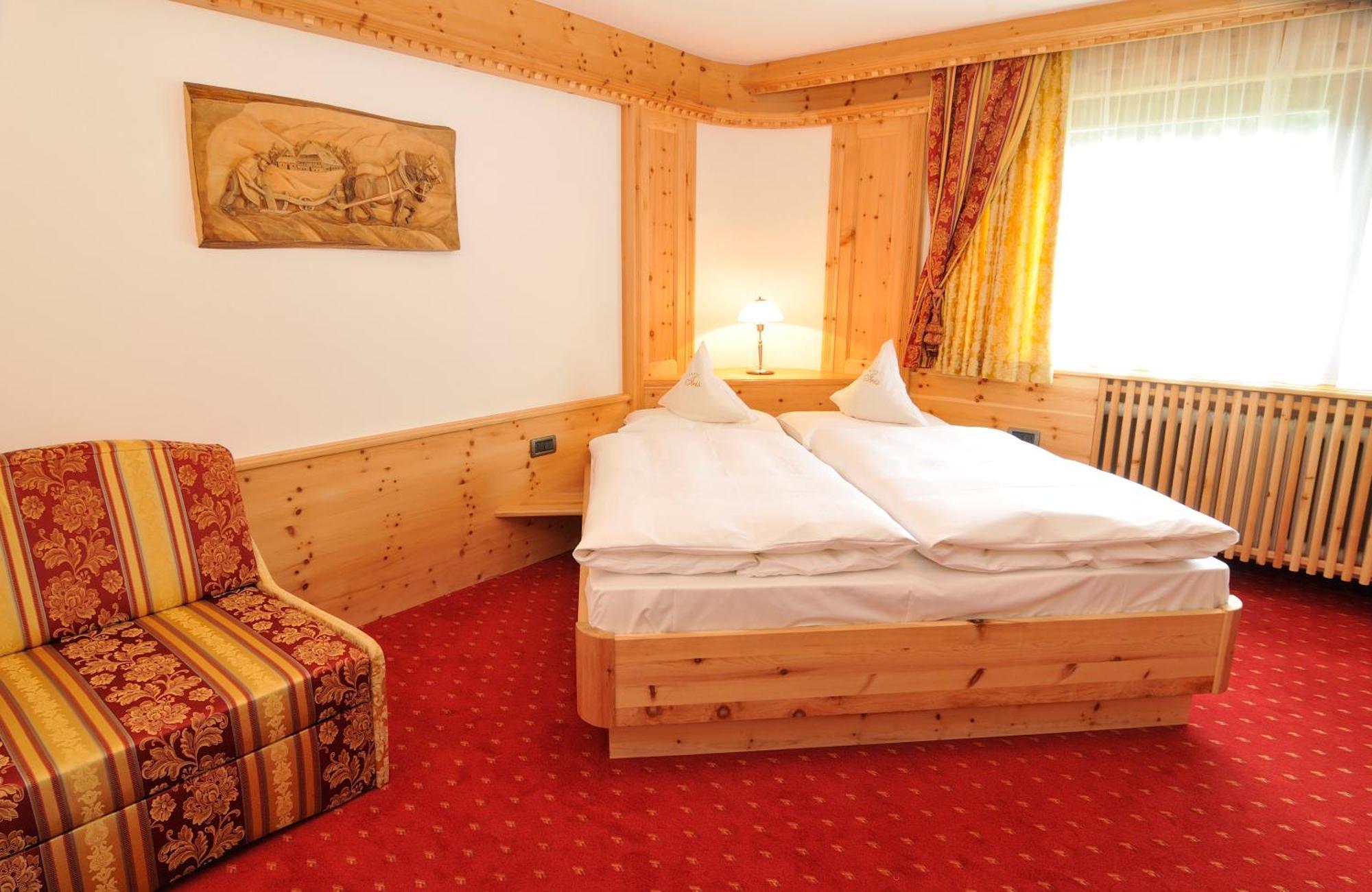 Garni Hotel Iris Selva di Val Gardena Extérieur photo