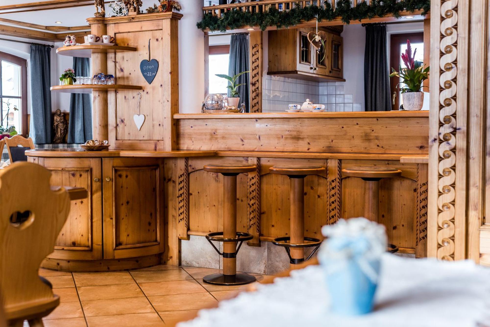 Garni Hotel Iris Selva di Val Gardena Extérieur photo