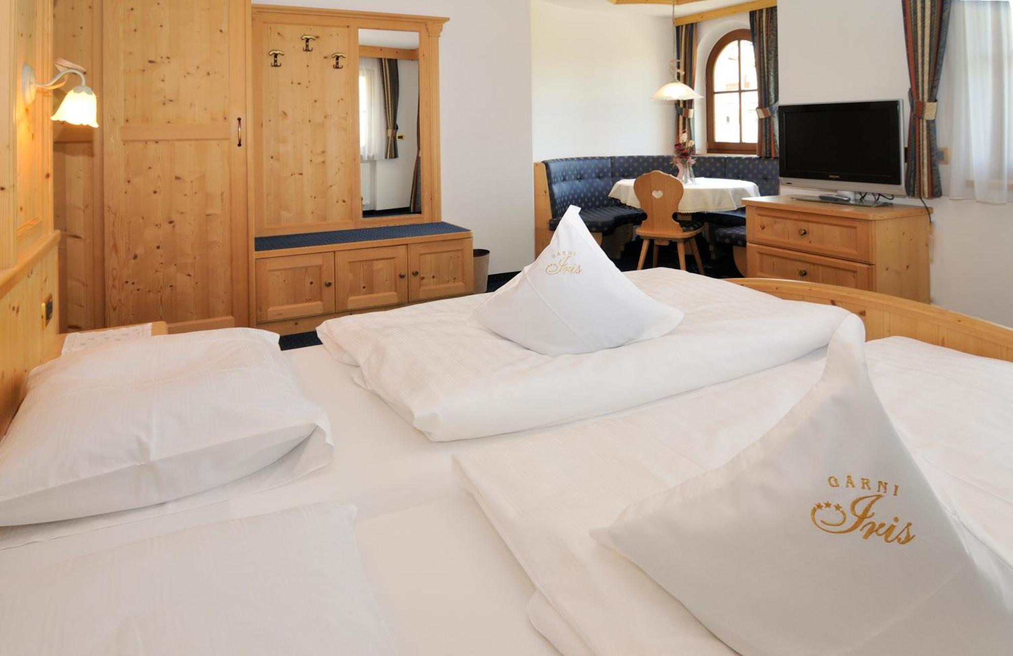 Garni Hotel Iris Selva di Val Gardena Extérieur photo