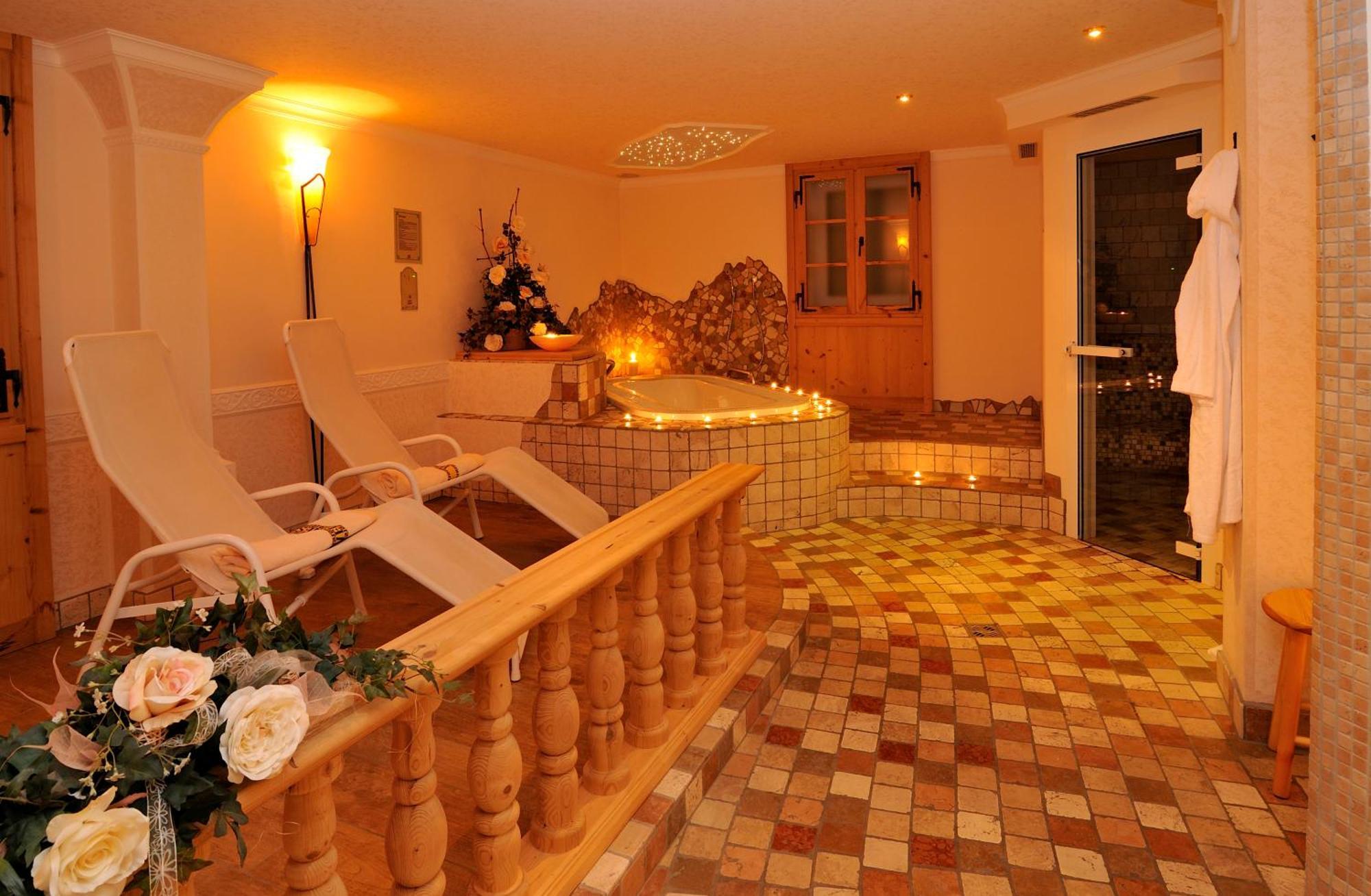 Garni Hotel Iris Selva di Val Gardena Extérieur photo