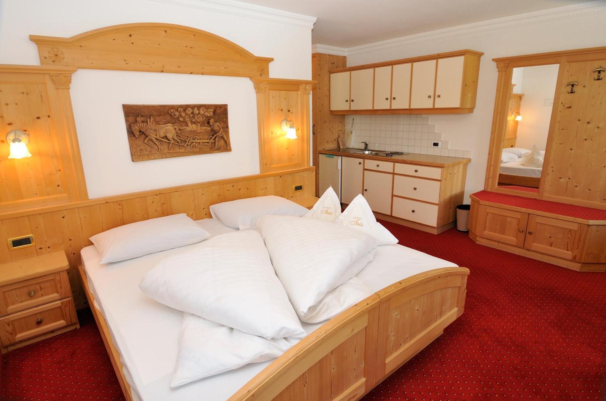 Garni Hotel Iris Selva di Val Gardena Extérieur photo