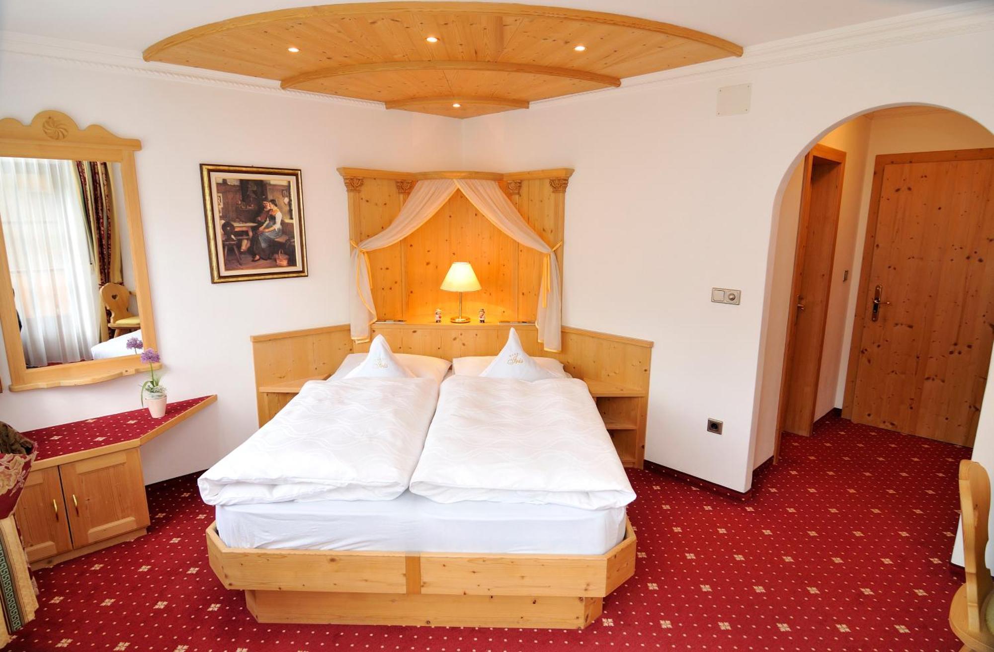 Garni Hotel Iris Selva di Val Gardena Extérieur photo