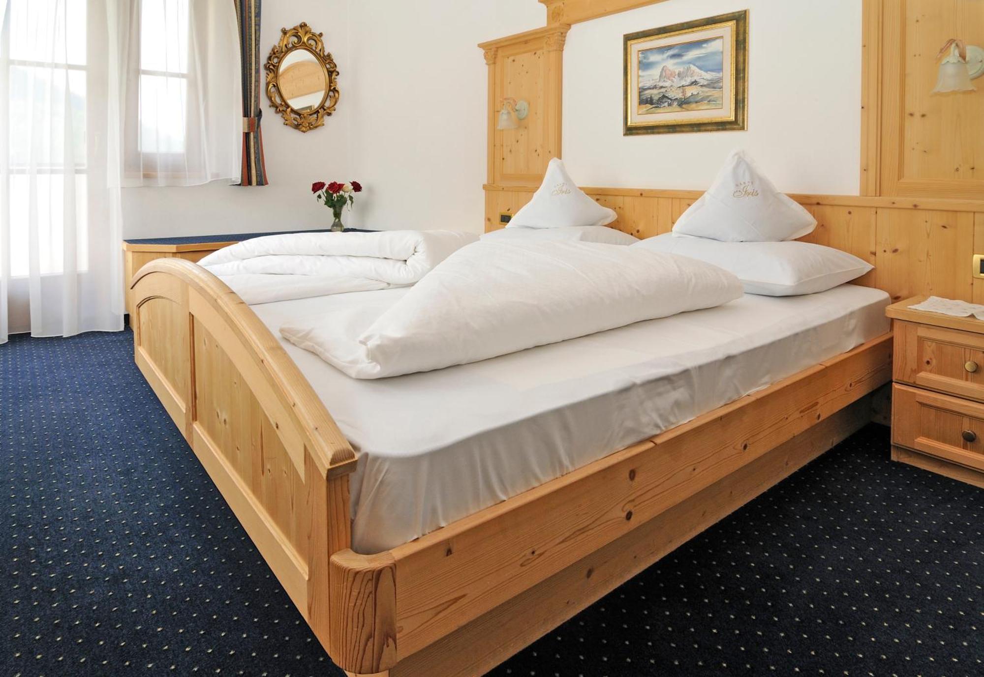 Garni Hotel Iris Selva di Val Gardena Extérieur photo