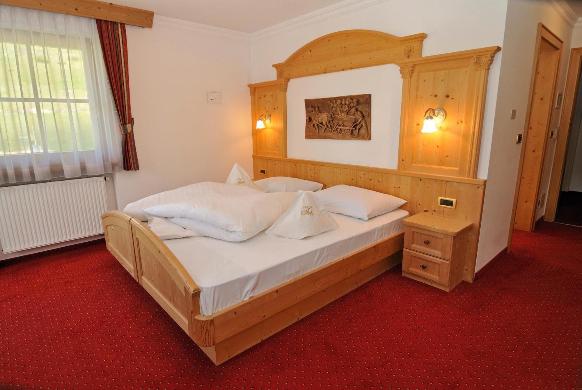 Garni Hotel Iris Selva di Val Gardena Extérieur photo