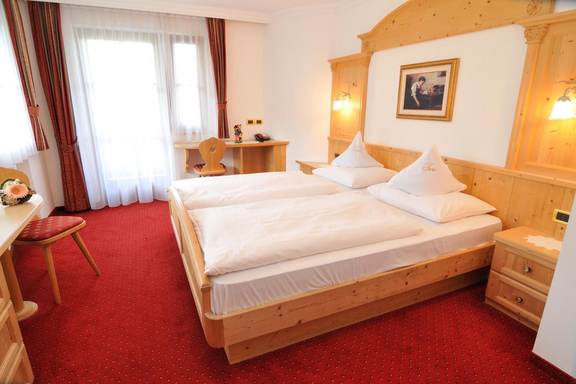 Garni Hotel Iris Selva di Val Gardena Extérieur photo
